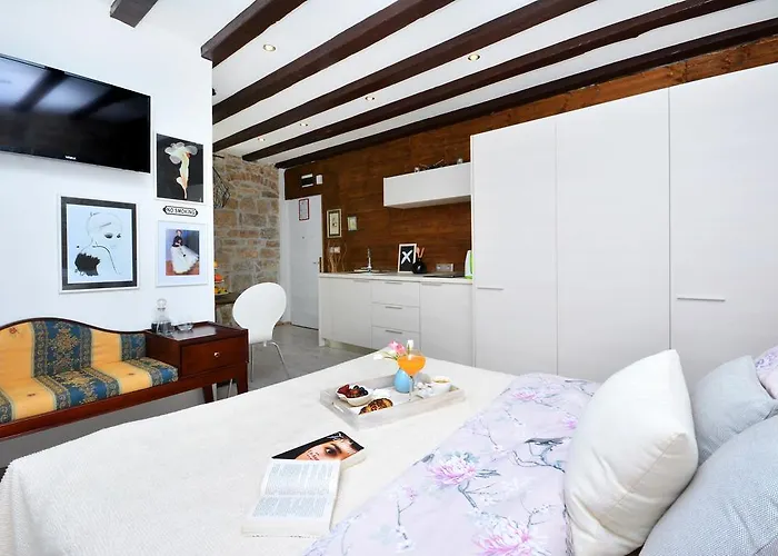 Apartament Rustica & Moderna