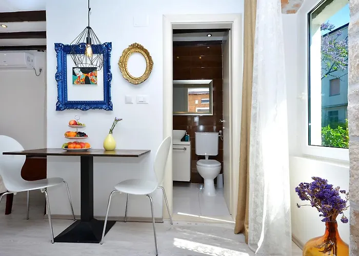 Apartament Rustica & Moderna *