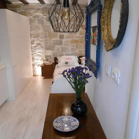 Apartment Studio Rustica & Moderna Split