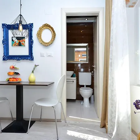 Apartment Studio Rustica & Moderna *